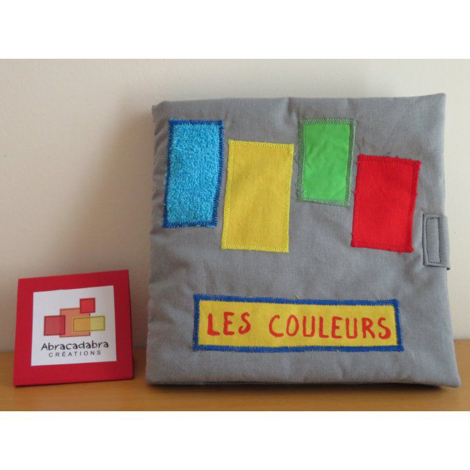 LIVRE D'EVEIL "LES COULEURS"