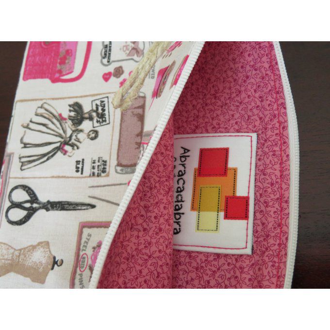 Trousse doublée thème couture