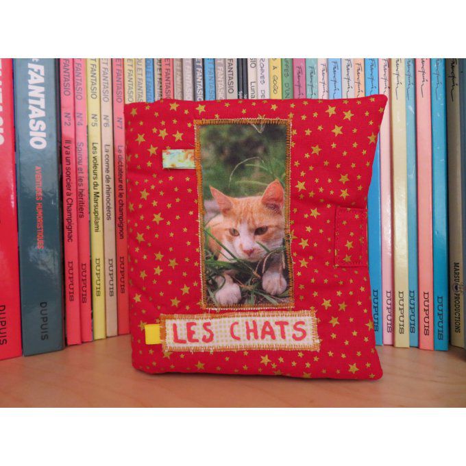 LIVRE D'EVEIL "LES CHATS"  