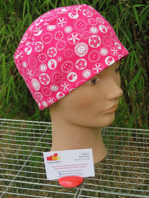 Bonnet chimio basic "rose imprimé boutons blancs"  fabriqué en Vendée 