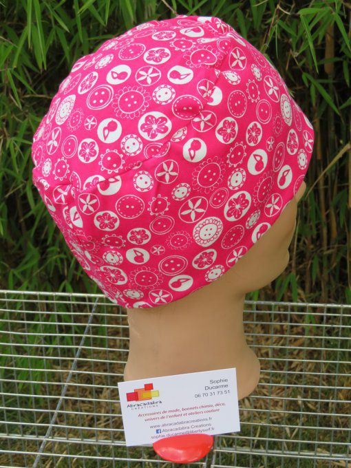 Bonnet chimio basic "rose imprimé boutons blancs"  fabriqué en Vendée 