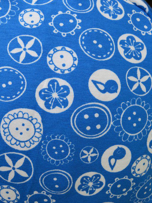 Bonnet chimio basic "bleu imprimé boutons blancs"  fabriqué en Vendée