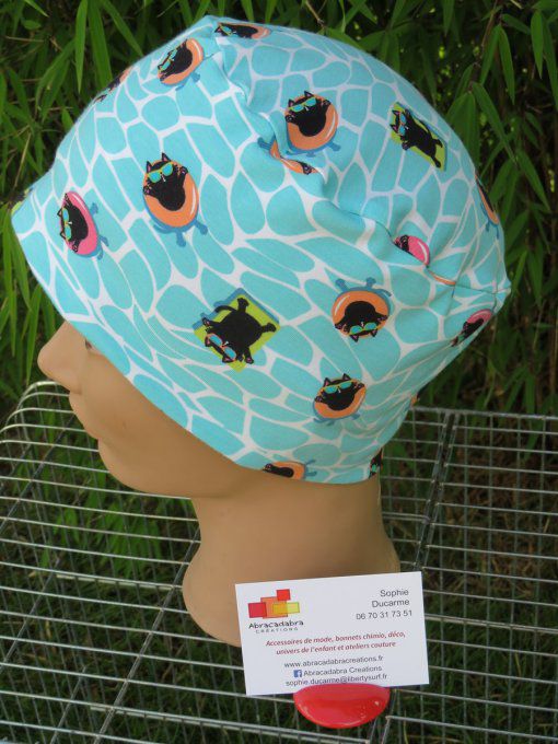 Bonnet chimio basic "chats à la piscine" fabriqué en Vendée 