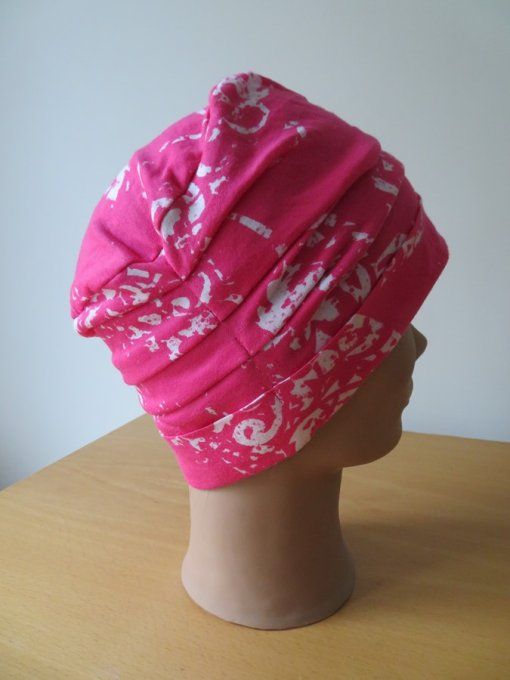 Bonnet chimio basic "rose imprimé boutons blancs"  fabriqué en Vendée  