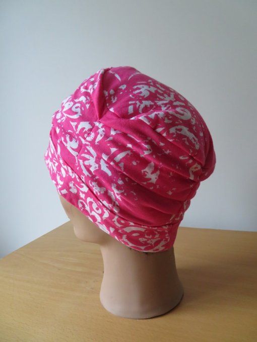 Bonnet chimio basic "rose imprimé boutons blancs"  fabriqué en Vendée  