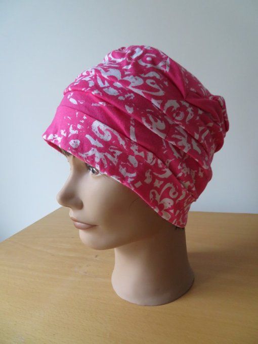 Bonnet chimio basic "rose imprimé boutons blancs"  fabriqué en Vendée  