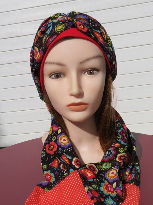 Bonnet chimio foulard intégré fabriqué en Vendée   "Fleurs multicolores"  